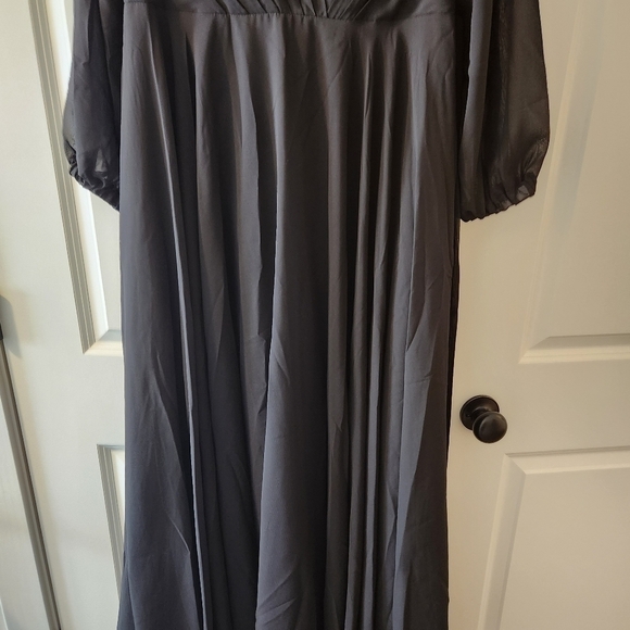 Formal Dress - Picture 4 of 8